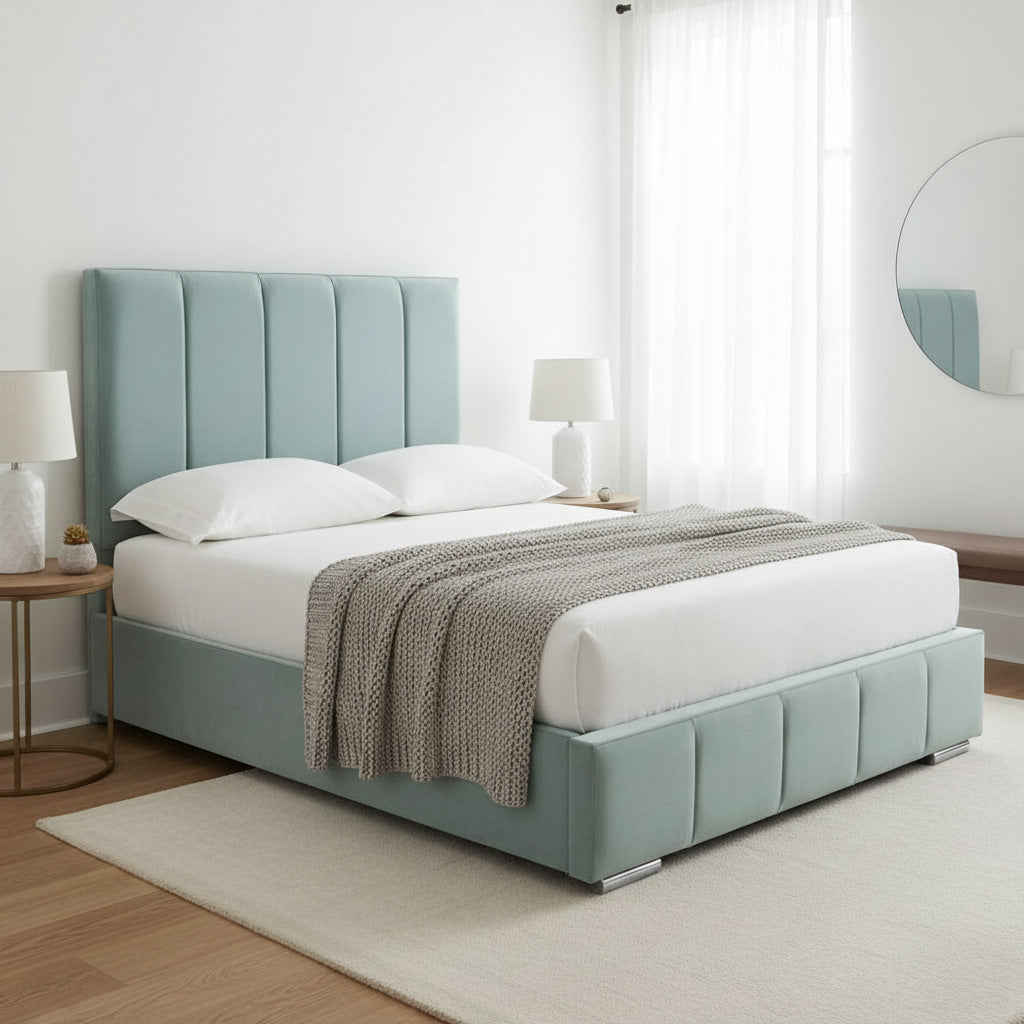 Unique Deco Footboard Bed