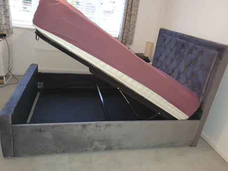 Princess Bumper Border Chesterfield Buttoned Bed Frame