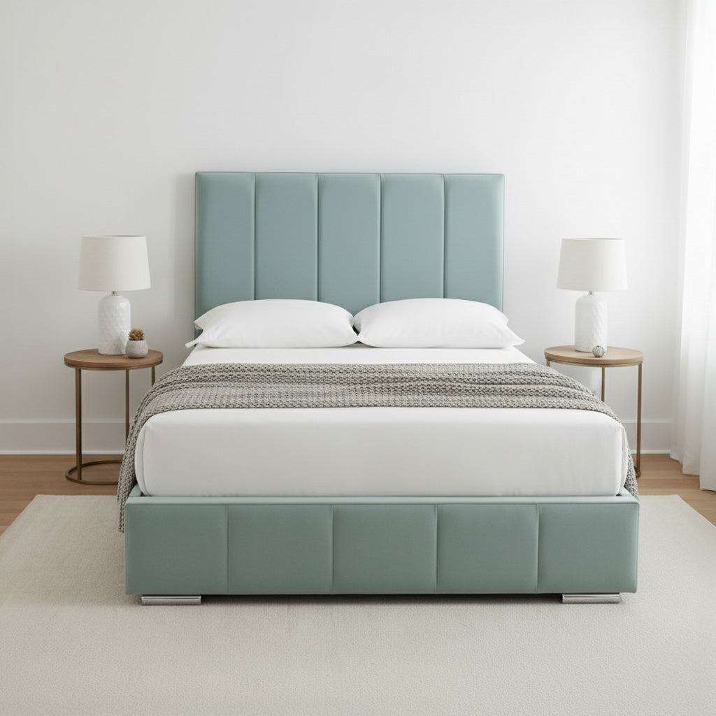 Unique Deco Footboard Bed