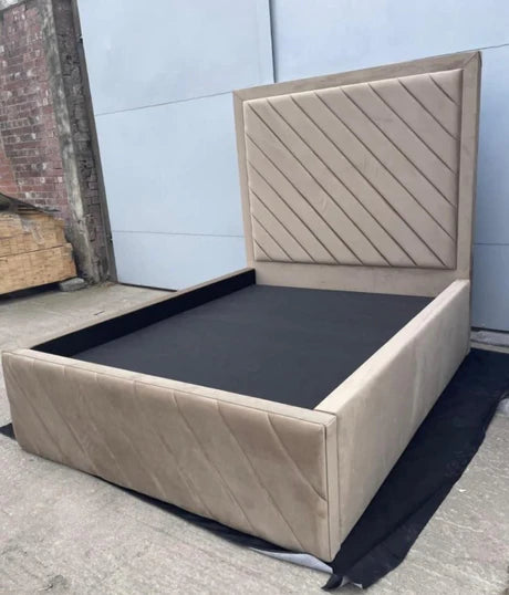Lynza border Bed