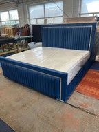 Panel Strip Luxury Bed