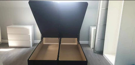 Monoco Chesterfield Bed