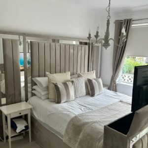 Panel Mirror Tv Bed